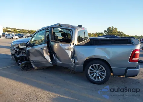 2023 Ram 1500 Laramie 4X4 5'7 Box z USA, uszkodzony, nr VIN 1C6SRFJT2PN596937